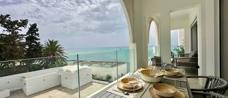 Appartement, 2 chambres, fumeurs, balcon | Restauration extérieure