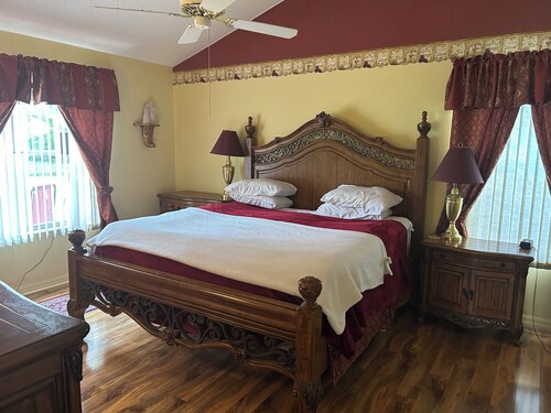 3-bedroom house in peaceful Lady Lake on the Golf Course with Golf cart.