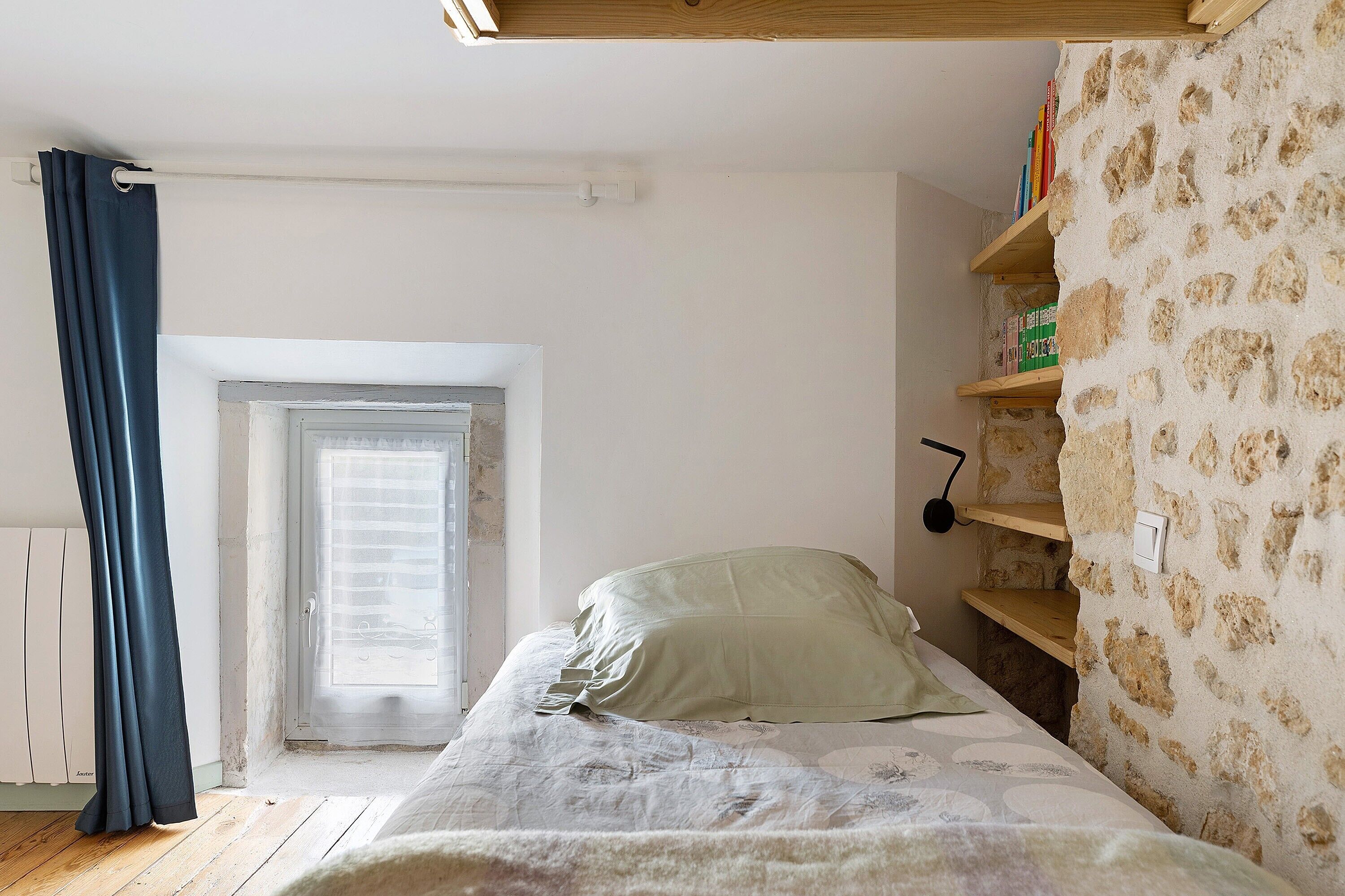 2 quartos, ferros/tábuas de passar roupa, Wi-Fi, roupa de cama