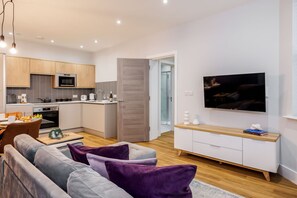 Apartment, 1 Katil Kelamin (Double), Patio, Garden Area | Bahagian dalam