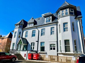 Exterior - Tower House Apartaments (Bournemouth)