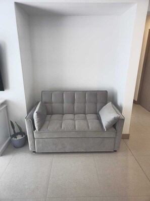 Living area - Stunning new beachfront condo 2BR/BA 9th flour, ocean view (Jacó)