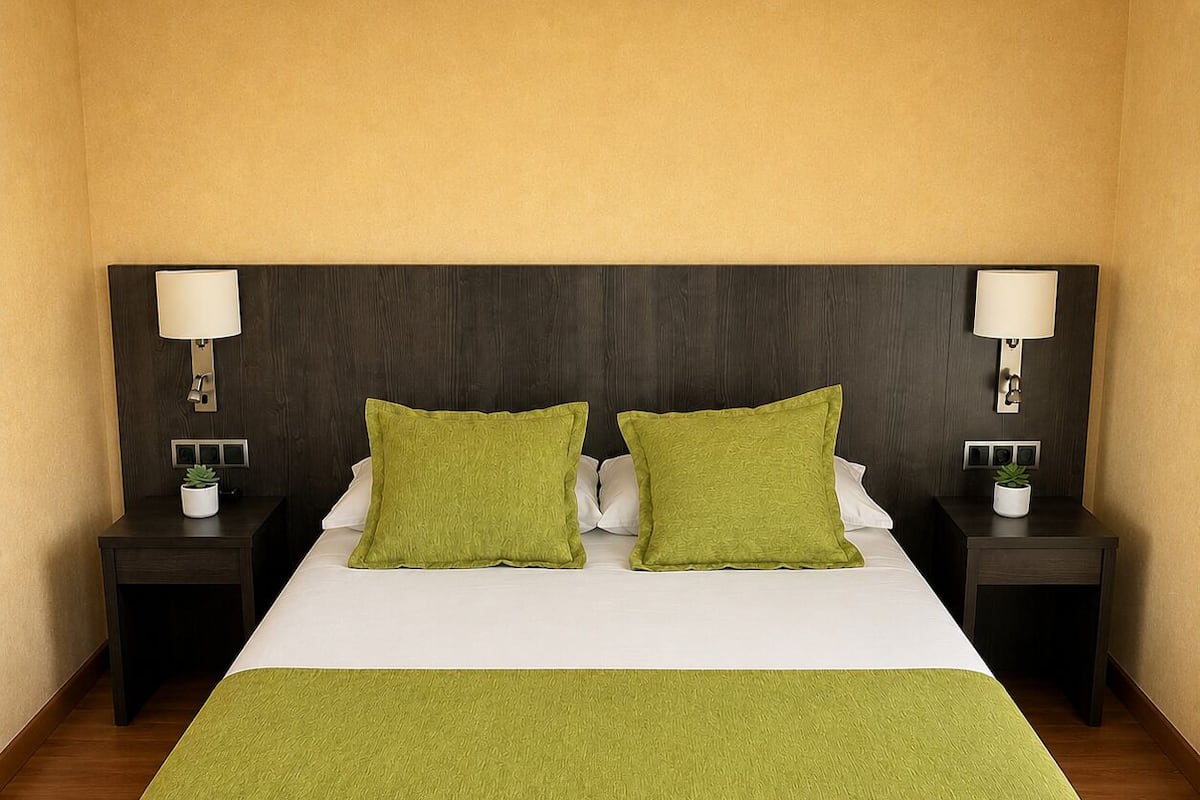 Single Room, Private Bathroom | Desk, iron/ironing board, free WiFi, wheelchair access