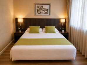 Double Room, Private Bathroom | Desk, iron/ironing board, free WiFi, wheelchair access - Hotel 1948 Manresa (Manresa)