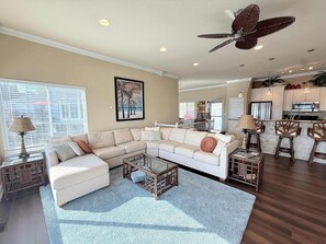 TV, fireplace, offices - Malibu Sunrise Lakefront Oasis (Osage Beach)