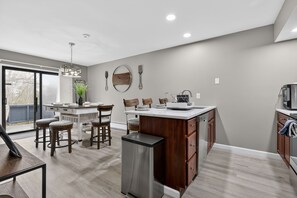 Fridge, microwave, oven, stovetop - Mystic Ridge | Near Big Boulder Lake & Ski Slopes (Lake Harmony)