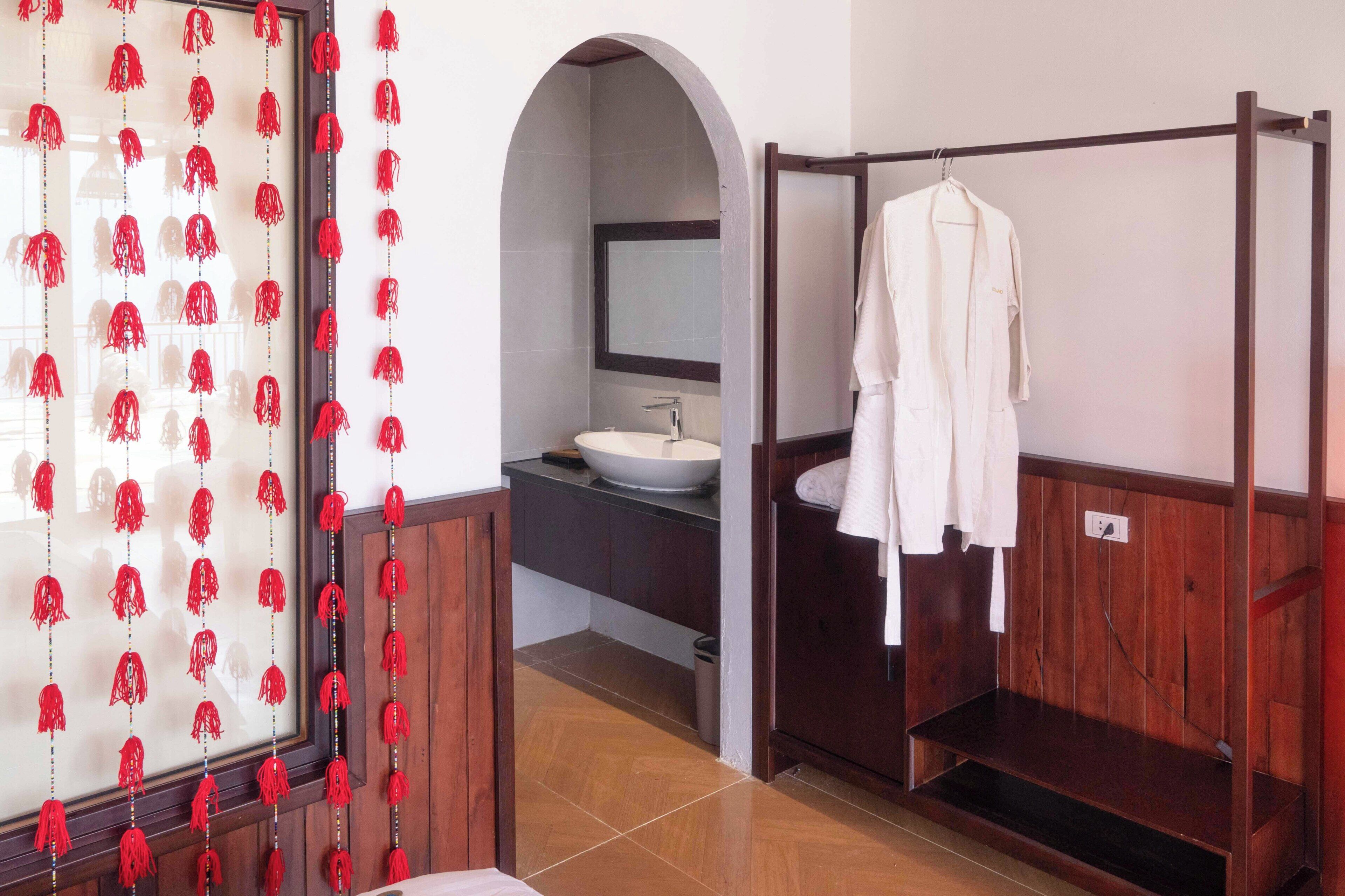 Chambre supérieure double, balcon, vue sur la montagne | Salle de bain