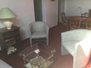 Interior - Apartment located on the 1st floor of our house, 10 minutes from the beach. (Saint-Planchers)