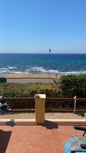 Beach - House by the sea - just a few steps to the beach, with garden & terrace (Porto Alabe)