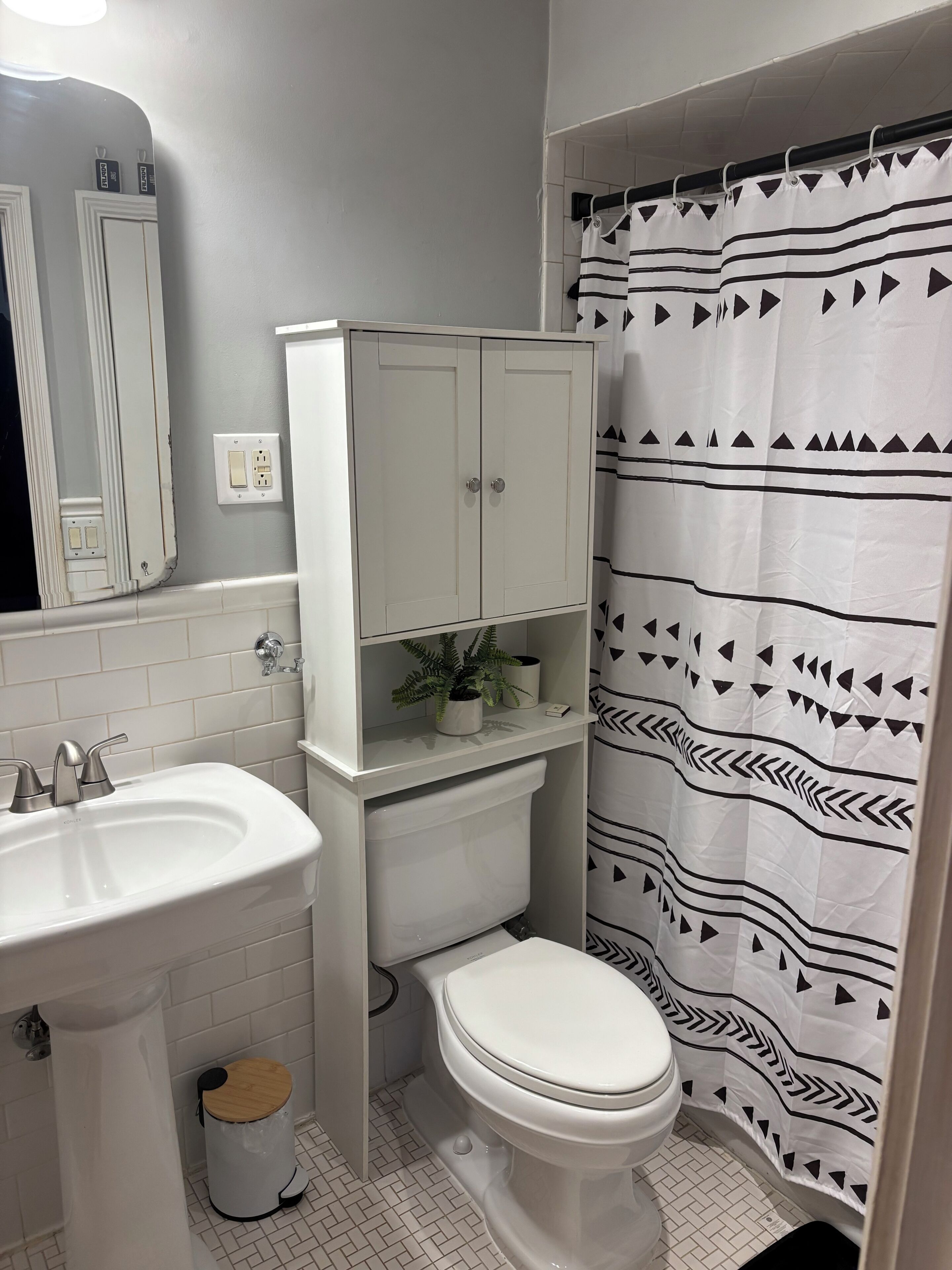 Whirlpool, Handtücher, Seife, Toilettenpapier