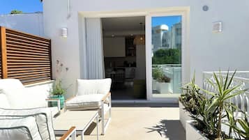 Appartement, 2 chambres, terrasse | Restauration extérieure