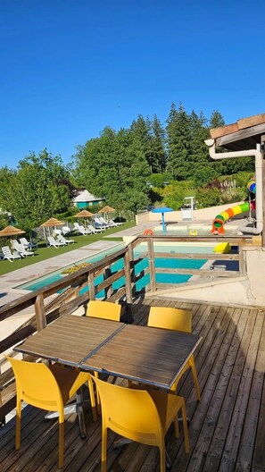 Terrace/patio - ZEcamping 3* pataugeoire piscine chalet 35m2 7 pers (Saint-Projet)