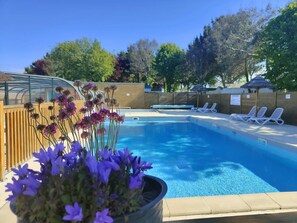 Indoor pool, a heated pool - Camping 3 étoiles - Piscine  - ccbfebh (Penvénan)