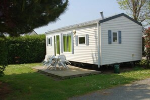 Exterior - Camping 3 étoiles - Piscine - à 2 minutes des plages (Penvénan)