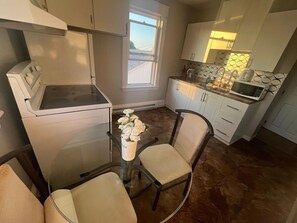 Private kitchen - Comfortable 2BR Apartment | Central Location Near Hospital & Downtown (Moncton)