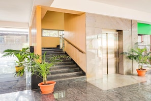 Hus | Reception