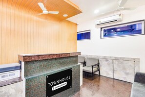 House | Reception - Super Townhouse Visakhapatnam (Visakhapatnam)