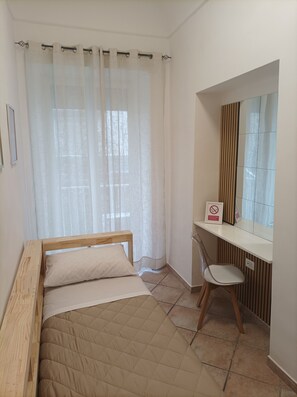 Internet, bed sheets - VAN Come to Naples. Entire apartment. Port'alba, Bellini Square. (Napoli)