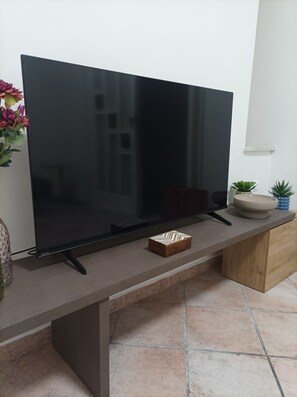 Interior - VAN Come to Naples. Entire apartment. Port'alba, Bellini Square. (Napoli)