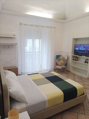 Internet, bed sheets - VAN Come to Naples. Entire apartment. Port'alba, Bellini Square. (Napoli)
