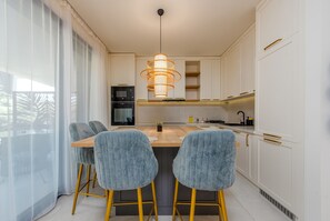 Fridge, microwave, oven, dishwasher - Seaside Luxury Apartment Infinity Blue A2 (Zadar)