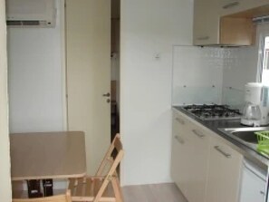 Kühlschrank, Mikrowelle, Herdplatte, Toaster