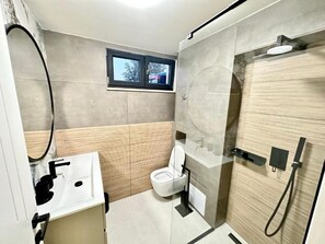 Shower, towels - Seaside Luxury Apartment Infinity Blue A5 with pool (Zadar)