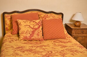 Comfort Suite, Lake View | Individually decorated, free WiFi - Château du Hardas (Segré-en-Anjou Bleu)