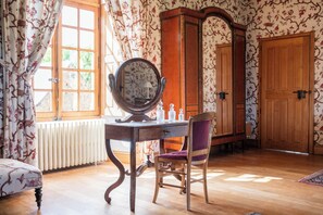 Deluxe Suite, Lake View | Interior - Château du Hardas (Segré-en-Anjou Bleu)