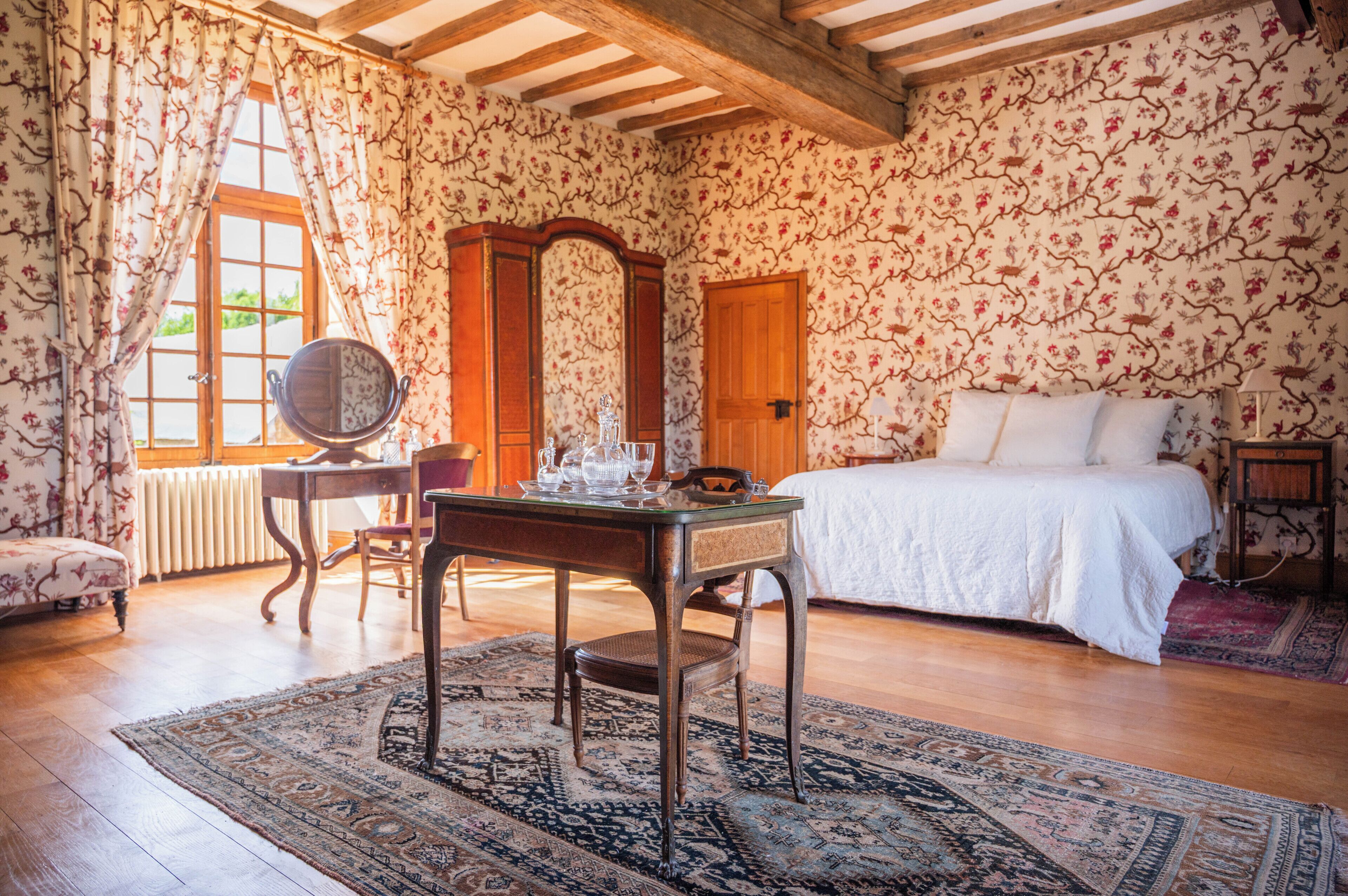 Deluxe Suite, Lake View
