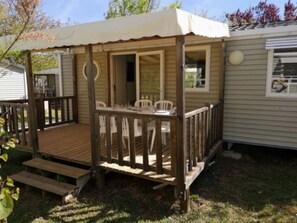 Outdoor dining - Camping 3 étoiles - Piscine  - ccbfgbi (Collias)
