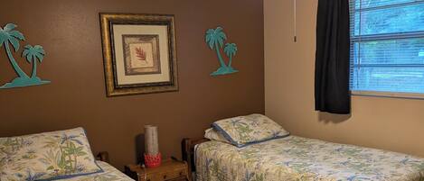 3 bedrooms, WiFi (free), bed sheets