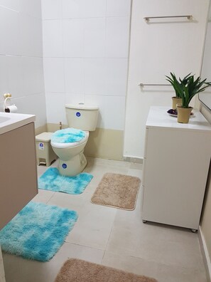 Comfort-huoneisto, tupakointi kielletty, näköala puutarhaan | Kylpyhuone