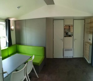 Interior - Camping 3 étoiles - Piscine  - ccbfgca (Collias)