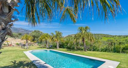 Cubo's El Valentin Rural House & Saltwater Pool / terrasse / cheminée / barbecue / vue sur la montagne