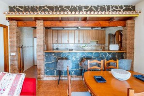 Interior - Cubo's El Valentin Rural House & Saltwater Pool / terrace / fireplace / BBQ / mountain views (Alozaina)