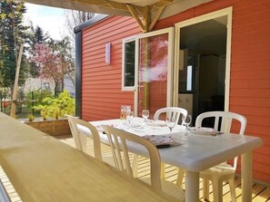 Outdoor dining - Camping 3 étoiles - Piscine  - ccbfgcc (Collias)