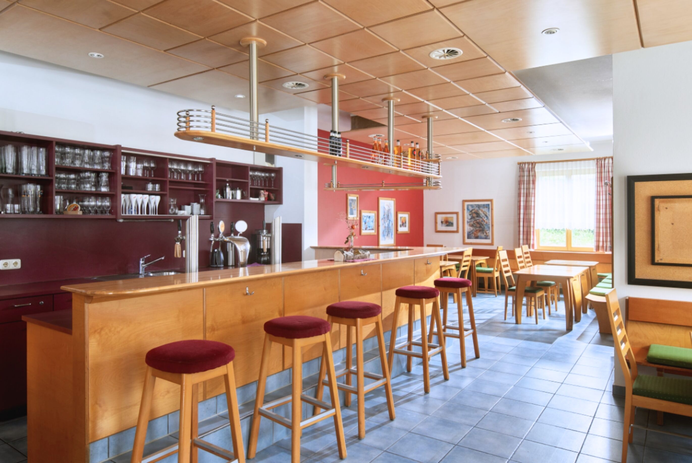 Grand-Haus, Mehrere Schlafzimmer, Haustiere gestattet, Bergblick | Bar (in der Unterkunft)