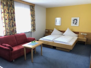Grand House, Multiple Bedrooms, Pets Allowed, Mountain View | Free WiFi, bed sheets - Holiday Home Zapfig Living (Dalaas)