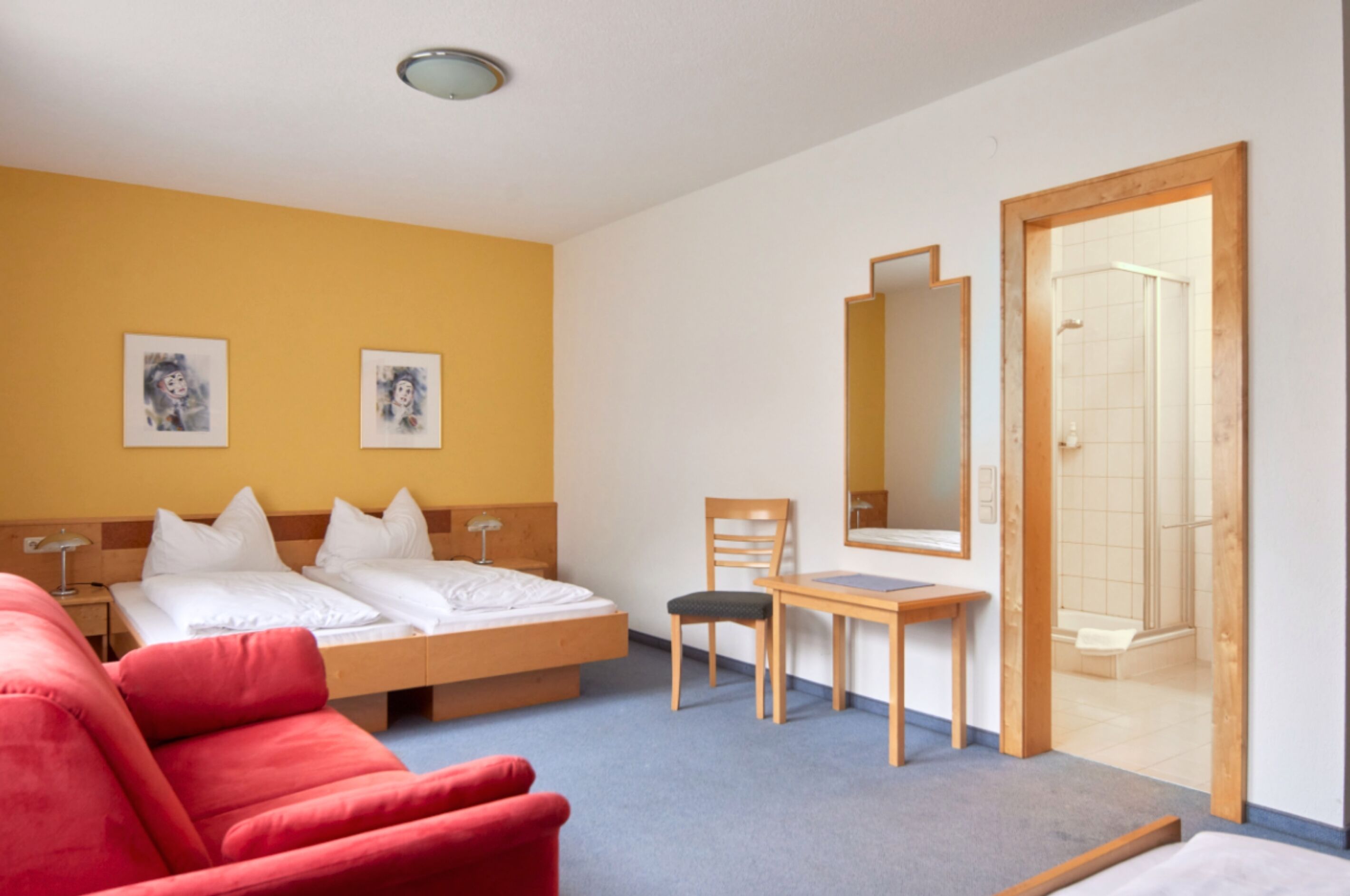Grand House, Multiple Bedrooms, Pets Allowed, Mountain View | Free WiFi, bed sheets