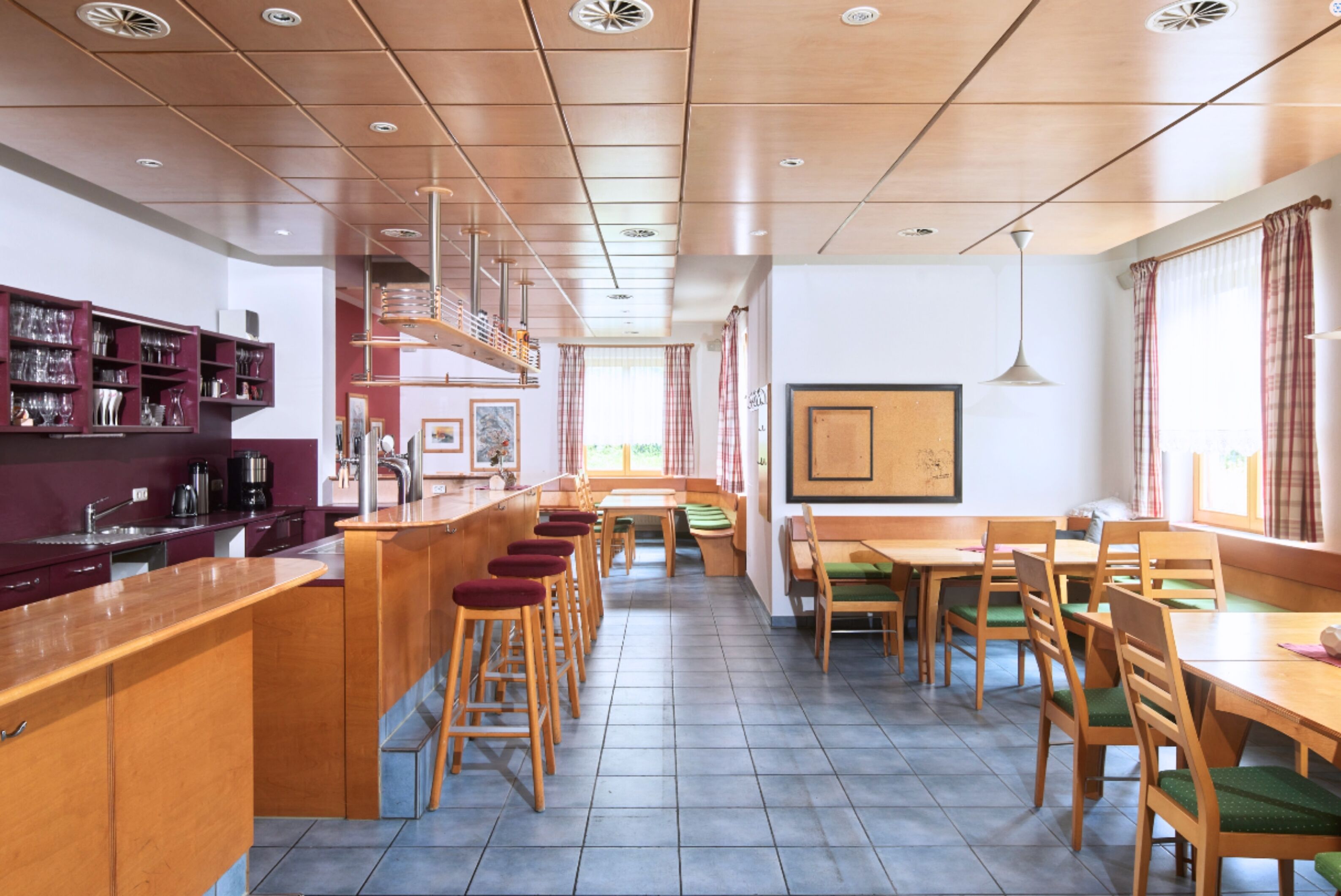 Casa Grand, varias habitaciones, se aceptan mascotas, vista a la montaña | Restaurantes