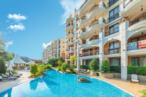 Sunny Beach resort apartment with sunny balcony, pools & spa near beach