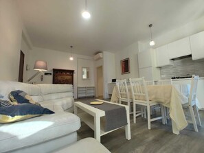 Living area - Vrbo Property (Milano)