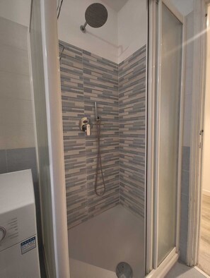 Bathroom - Vrbo Property (Milano)