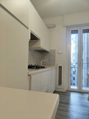 Private kitchen - Vrbo Property (Milano)