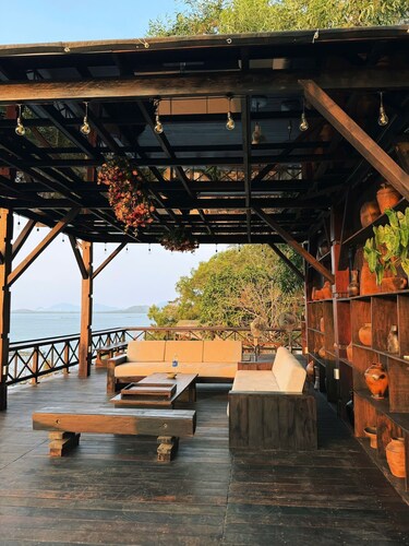 Bui Retreat