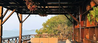 Bui Retreat