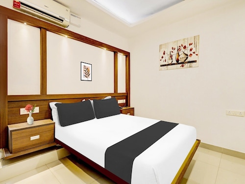 Super Hotel O Kazhakoottam