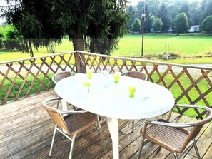 Outdoor dining - ZEcamping 3* locatif TV clim 34m2 4 pers (Tibiran-Jaunac)