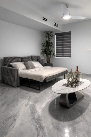 Iron/ironing board, free WiFi, bed sheets - Zero Stress Apartment (Miami)